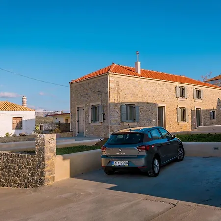 Ilida Villa *
