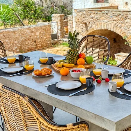 Ilida Villa