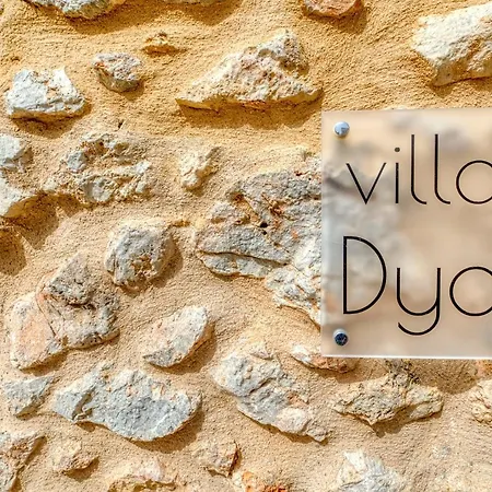 Ilida Villa