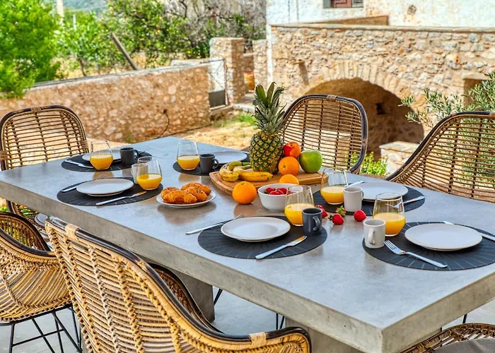 Ilida Villa